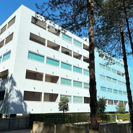 Bright With A Lovely Balcony Apartment *