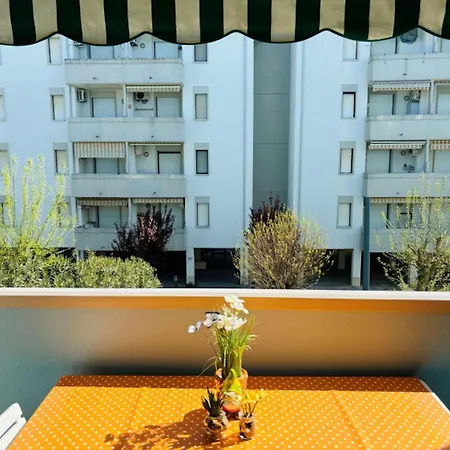 Bright With A Lovely Balcony Lägenhet *