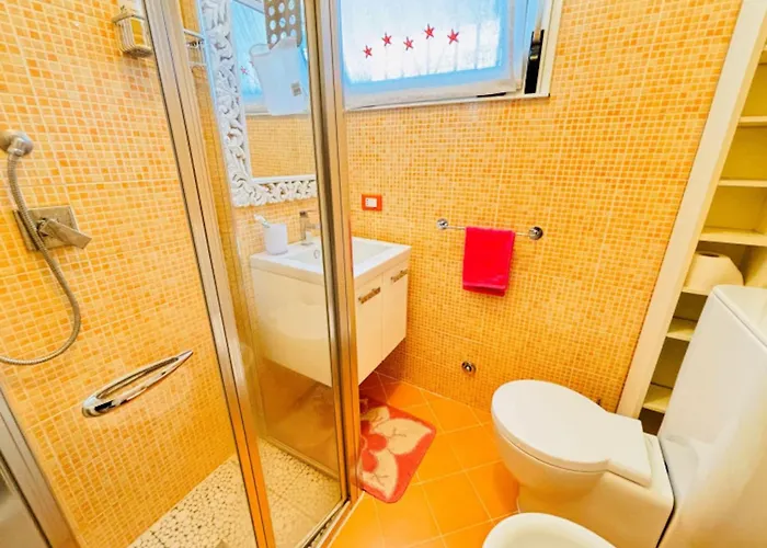 Bright With A Lovely Balcony شقة *