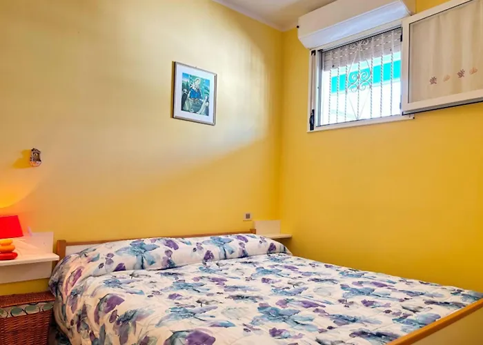 Bright With A Lovely Balcony بيبيوني