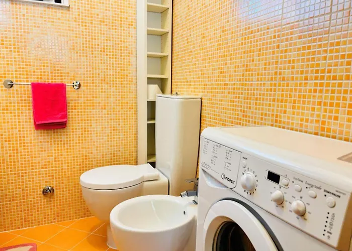 شقة Bright With A Lovely Balcony