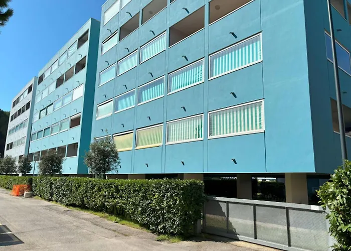 Bright With A Lovely Balcony بيبيوني